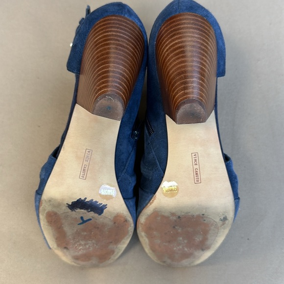 Women’s Vince Camuto Booties - Picture 4 of 8